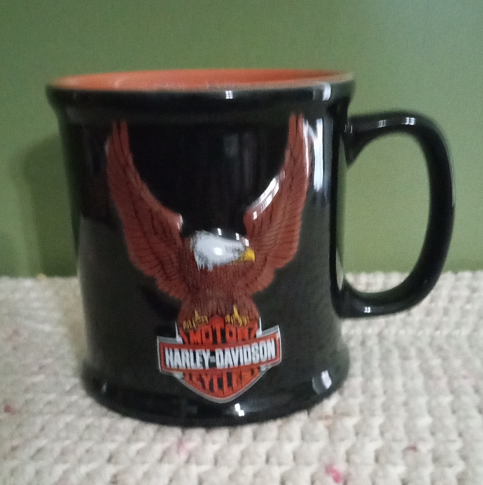 Harley-Davidson Black and Brown Dining Mugs